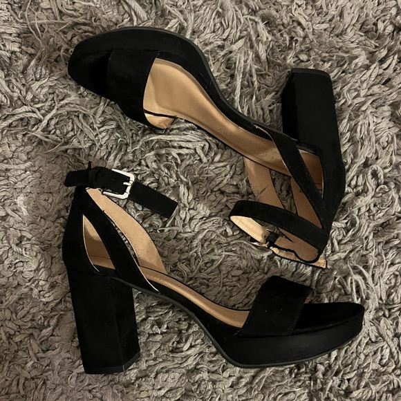 Chinese Laundry Heels - Picture 5 of 8